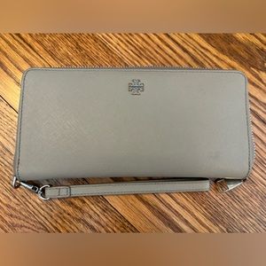 Tory Burch wallet